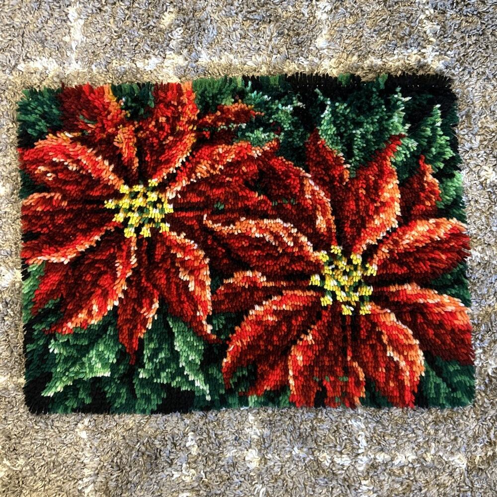 Large Vintage Poinsettia Latch Hook Rug Wall Hanging Christmas Decor 28" x 21"